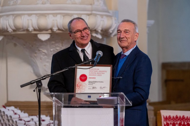 Az elajándékozás motívuma: átadták a Vallásszabadság Háza felújításáért megítélt Europa Nostra díjat Kolozsváron