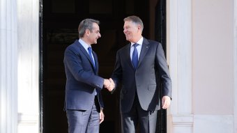 Az energetikai biztonságról és a lakosság számára elérhető árak biztosításáról tanácskozott Iohannis és a görög miniszterelnök