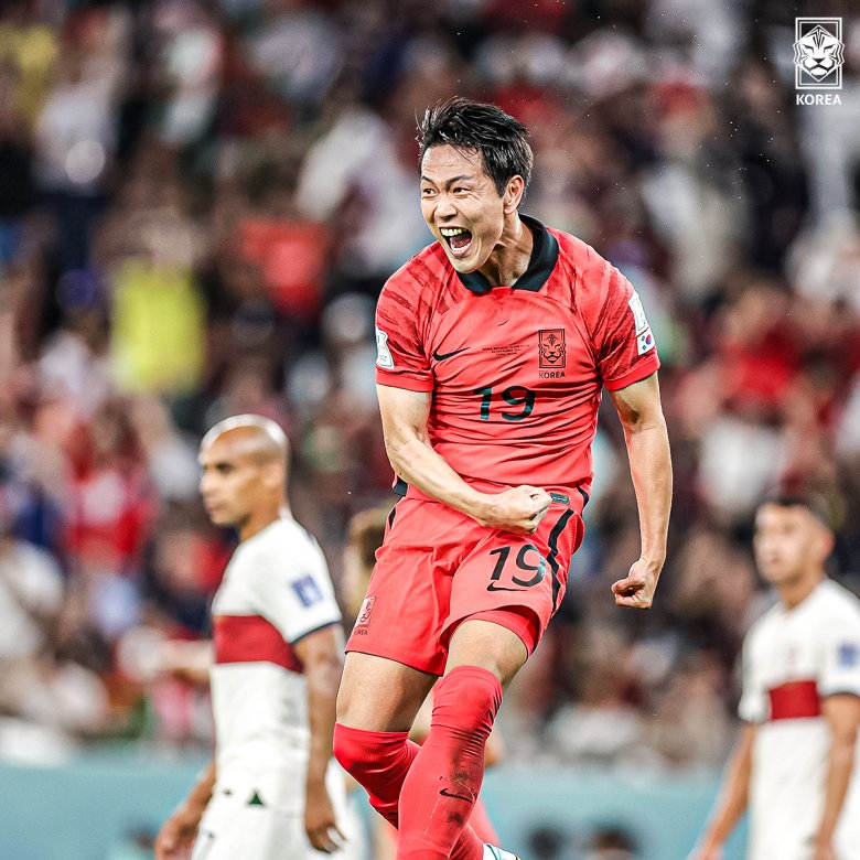 Dél-Korea Ronaldóék legyőzésével továbbjutott, Uruguay győzelme ellenére utazik haza a vébéről