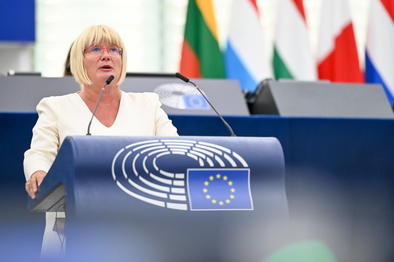 A másodrangúként kezelt magyarokra is ráirányította Gál Kinga az Európai Parlament figyelmét
