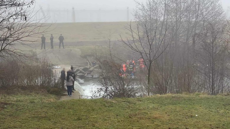 Vízbe vetette magát egy fiatal nő Gyulafehérváron, kimentették a katasztrófavédelmisek