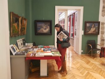 Több ezer kiadványt, kötetbemutatókat is kínál az Europa Nostra-díjas Vallásszabadság Házában a kolozsvári adventi könyvvásár