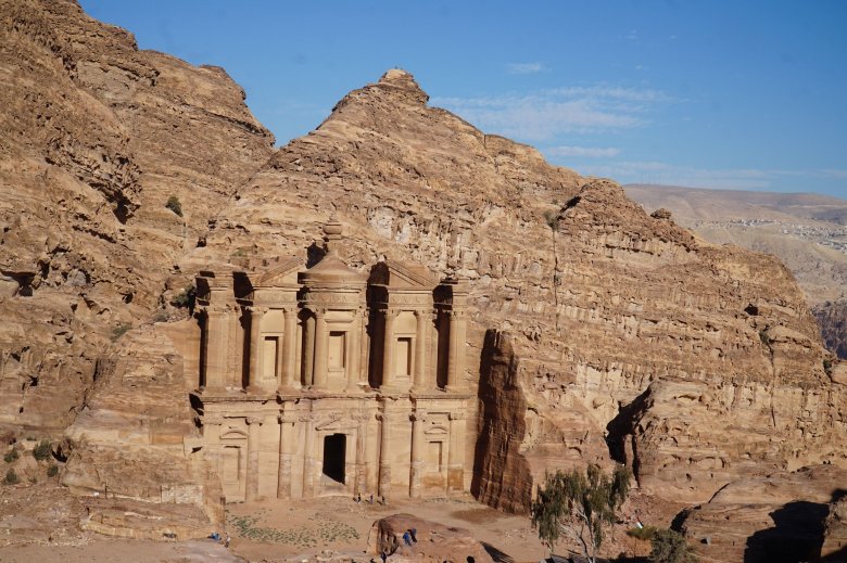 Sziklába vájt világörökség Jordániában: természeti szépségeket, több ezer éves kulturális kincseket rejt a közel-keleti ország