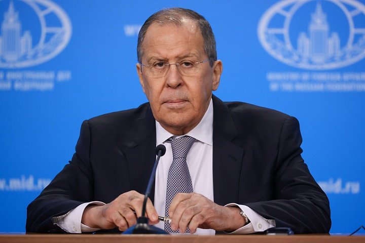 Lavrov: a Nyugat fékezi az Ukrajnával folytatott tárgyalásokat, valós veszélye van az atom- és a harmadik világháborúnak