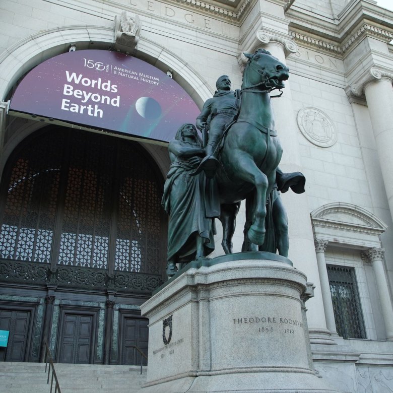 Eltávolítják a rasszizmus szimbólumának minősített Roosevelt lovas szobrot is New Yorkban