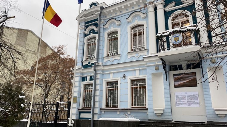 Bukarest sem ajánlja az Ukrajnába utazást, már menekítik a román diplomaták egy részét