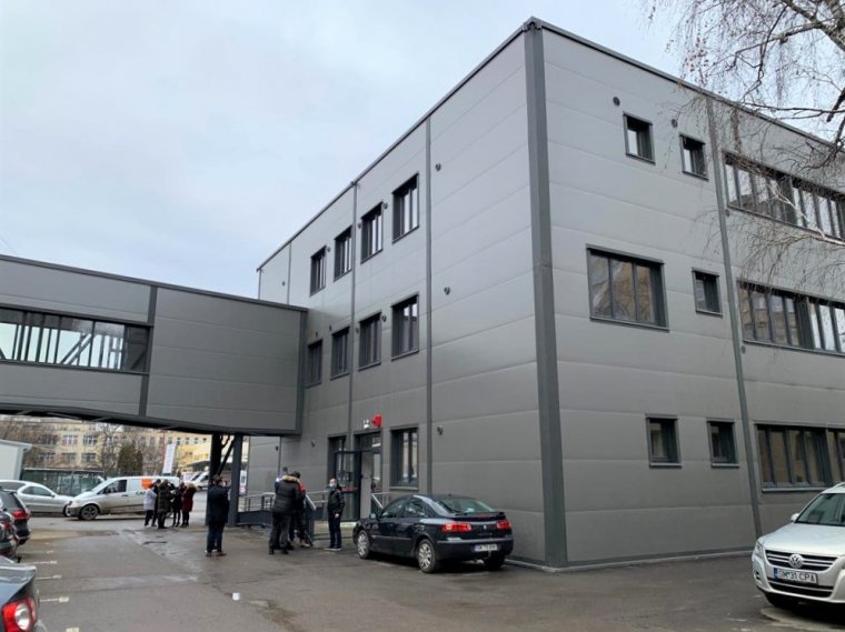 Átadták a Szatmár Megyei Sürgősségi Kórház új, moduláris épületét, költözik a neurológia