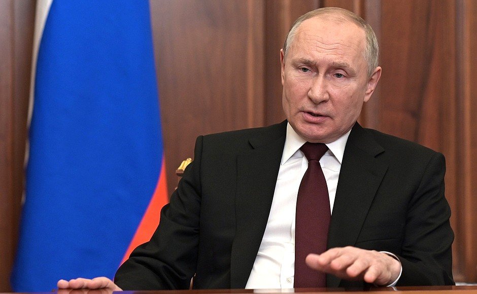 Putyin jóváhagyta az Oroszországot támogató külföldi önkéntesek háborús övezetbe szállítását
