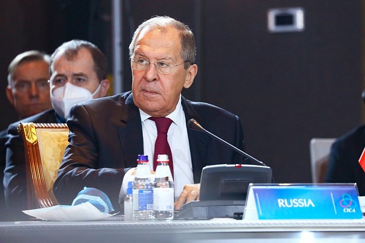 Lavrov szerint Oroszország már „barátságtalan társulásnak” tekinti az Európai Uniót