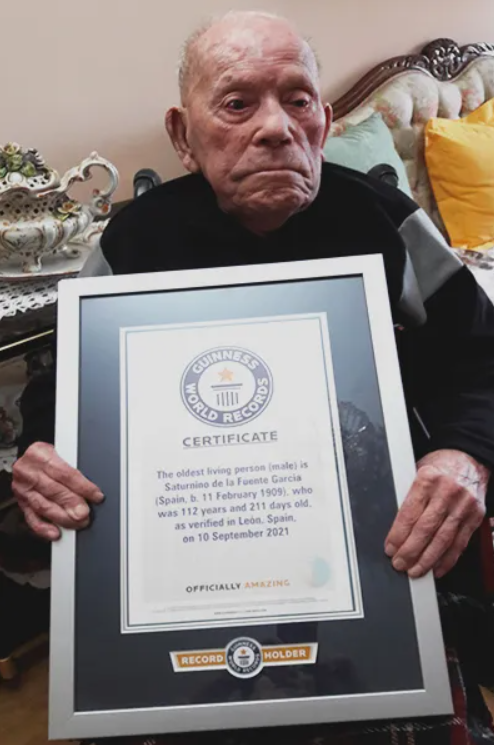 Elhunyt a világ legidősebb férfija, élete során sok mindent át- és túlélt