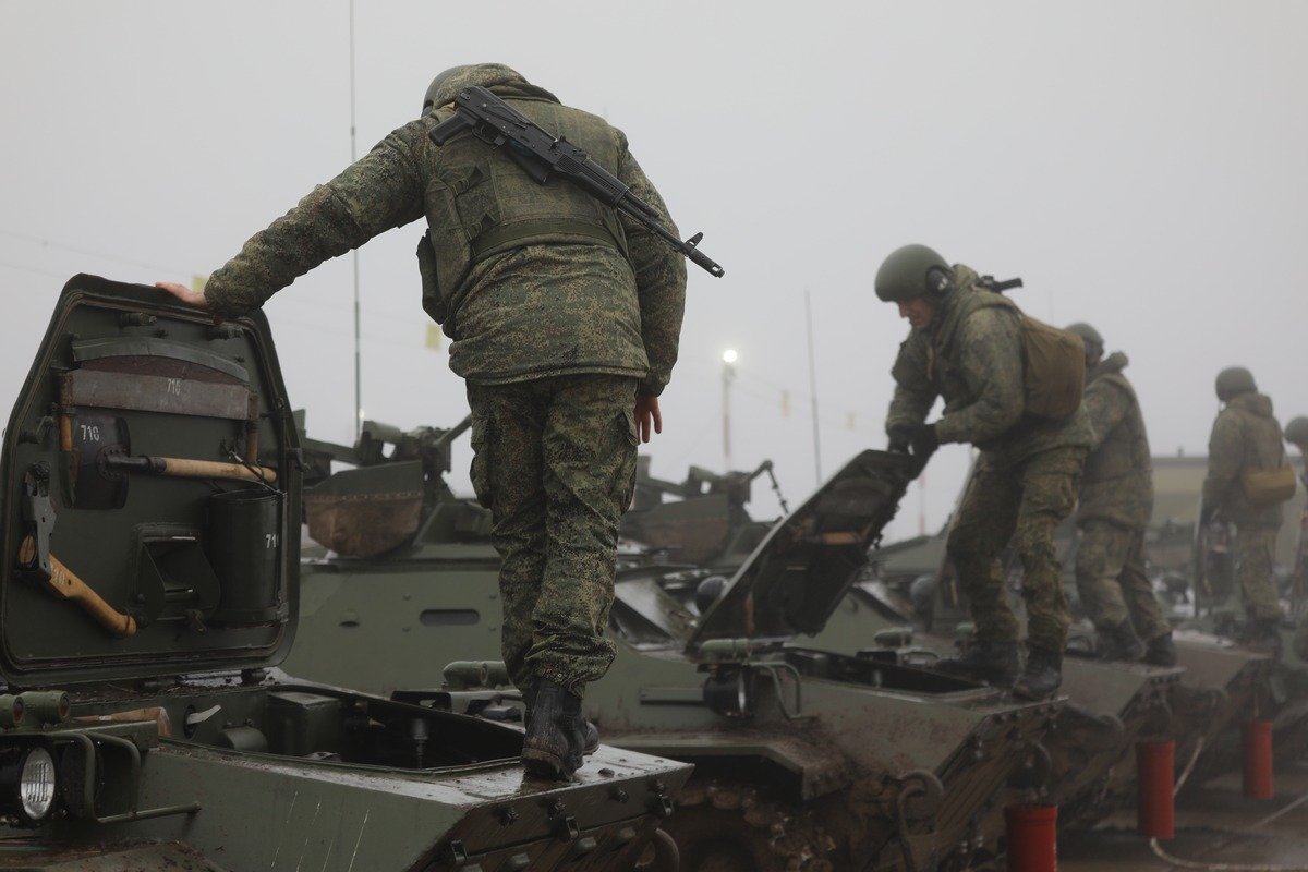 Moszkva: megkezdődött az orosz erők visszatérésének előkészítése a hadgyakorlatról