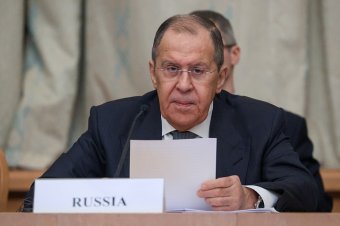 Lavrov szerint az „egyre nácibb” Nyugat „kényszeríti” háborúra a világuralmát akadályozó Oroszországot