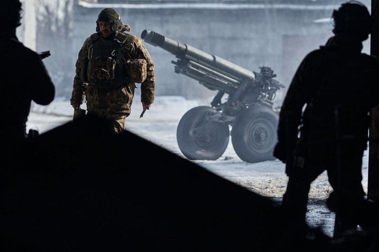Bahmut mellett Kupjanszknál és Limannál is megpróbálják áttörni az ukrán frontvonalat az oroszok