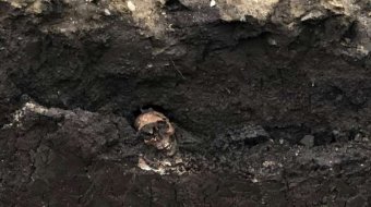 Vélhetően emberi eredetű csontokat találtak Déva központjában, a rendőrség nyomozást indított