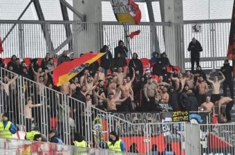 Szembemegy korábbi döntésével a FRF, újrajátszatja a magyarellenesség miatt félbeszakadt futballmérkőzést