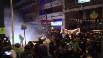Utcai összecsapások törtek ki Görögországban az ország történetének legsúlyosabb vasúti tragédiája miatt