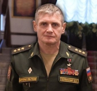 Az oroszok visszatérő tábornokkal, az ukránok olasz önjáró tarackokkal erősítenek a fronton