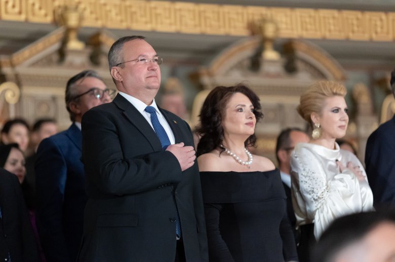Nemek közötti egyenlőségről áradozik március 8. közeledtével a román kormányfő, akinek két női minisztere van