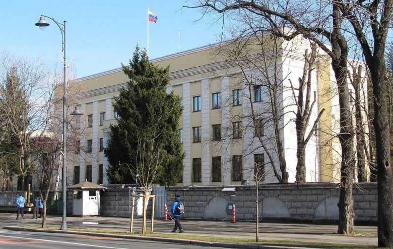 Bukarest „kiutasítja” az orosz nagykövetség személyzetének több mint felét