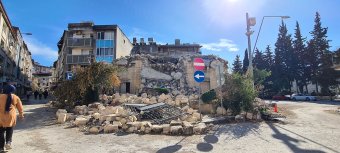 Sokkoló közelről látni a romokat – Megindító élményeket élt át a kolozsvári adományvivő csapat Törökországban