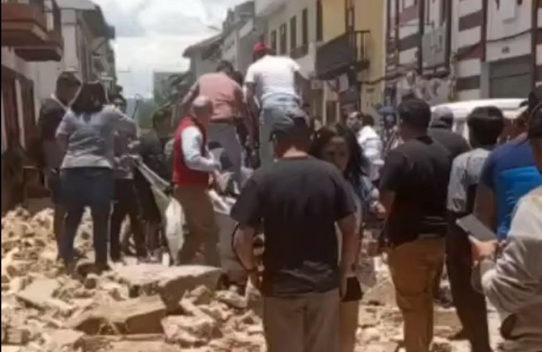 Legalább 15 halottja és több száz sérültje van az ecuadori földrengésnek