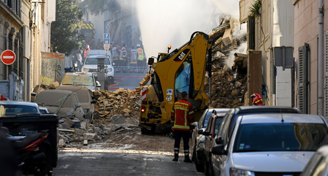 Holttestekre bukkantak a Franciaországban összeomlott lakóház romjai között