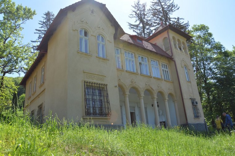 Mintegy 18 millió euróból újítják fel az Ady-emlékhelynek is otthont adó Boncza-kastélyt Csucsán