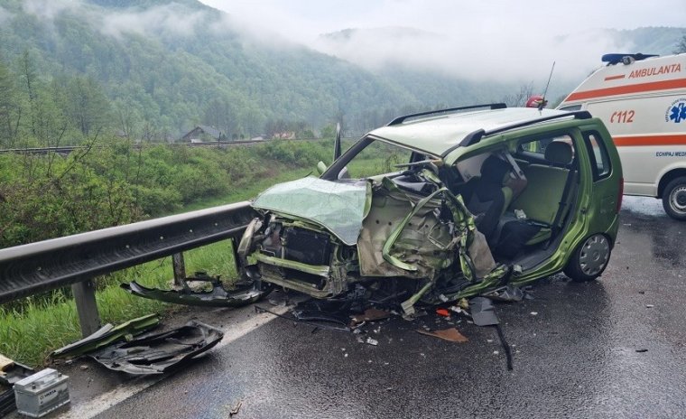 Halálos közúti baleset Kolozs megyében: a szabályosan közlekedő autó sofőrje vesztette életét