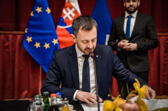 FRISSÍTVE – Két minisztere után az ügyvezető szlovák kormányfő is bejelentette lemondását