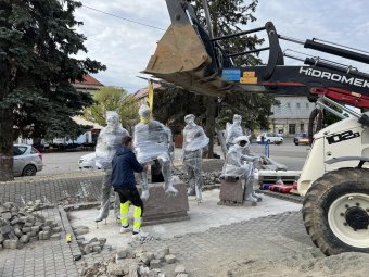 Visszatükrözni a nagybányai festők lelkületét – Deák Árpád szobrász a pénteken avatandó szoborcsoportról