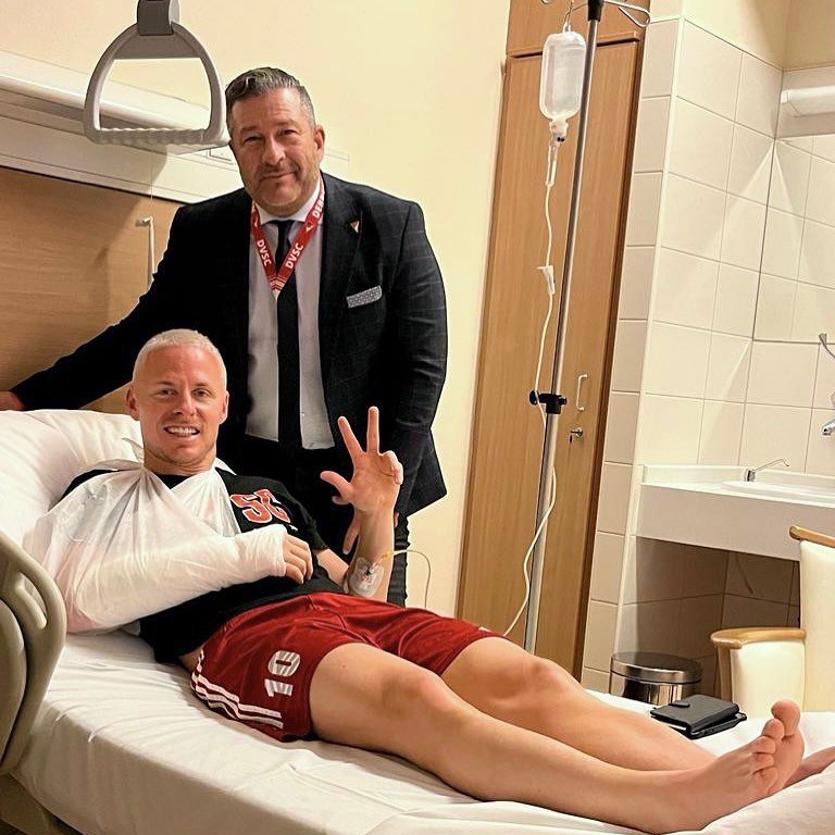 Sikerült Dzsuzsák Balázs vasárnapi csuklóműtétje, a válogatottsági rekorder gólöröm közben sérült meg szombaton