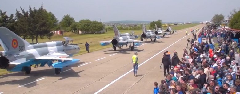 Elbúcsúztatták a román MiG-21 LanceR vadászgépeket