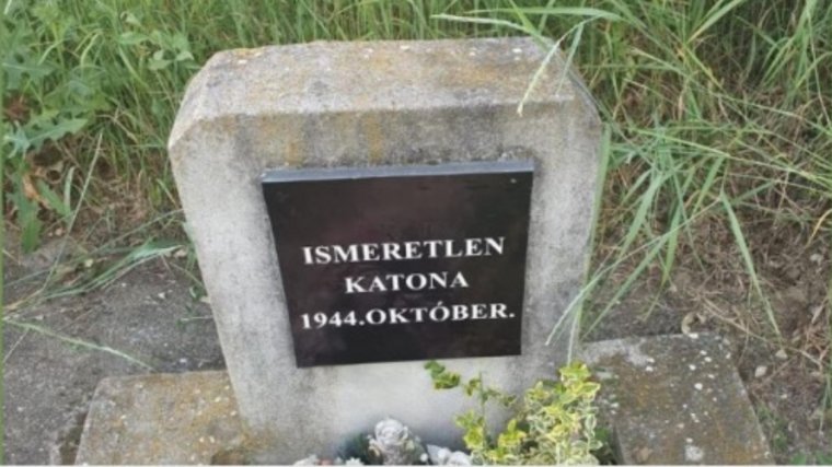 Magyar felirattal „írták felül” egy ismeretlen katona román síremlékét Szatmárnémetiben, az RMDSZ szerint provokációról van szó