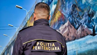 Szexuális bántalmazással és zsarolással vádolják a nagybányai börtön volt igazgatóját
