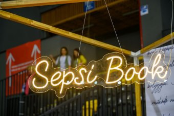 Egyre népszerűbbé válik, 7500 látogatót vonzott az egész Háromszéket megmozgató SepsiBook irodalmi fesztivál