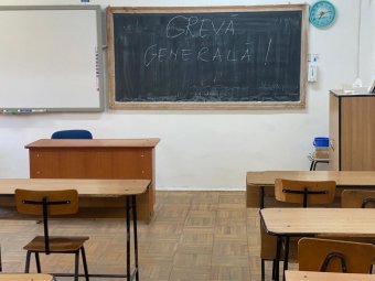 FRISSÍTVE – Újraindulhat a tanítás: a pedagógusok elfogadták a kormány ajánlatát, és felfüggesztik a sztrájkot