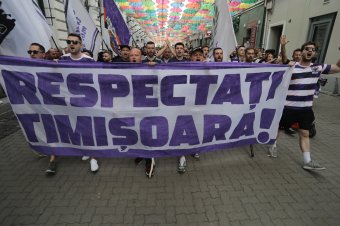 Pezseg a művelődési élet, haldoklik a sport – Ezrek tüntettek Temesváron, Európa kulturális fővárosában