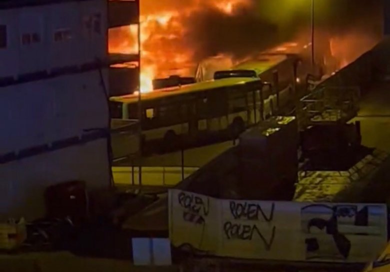 Harmadik éjszaka folytatódtak a heves tüntetések Franciaországban, Brüsszelben is zavargások törtek ki
