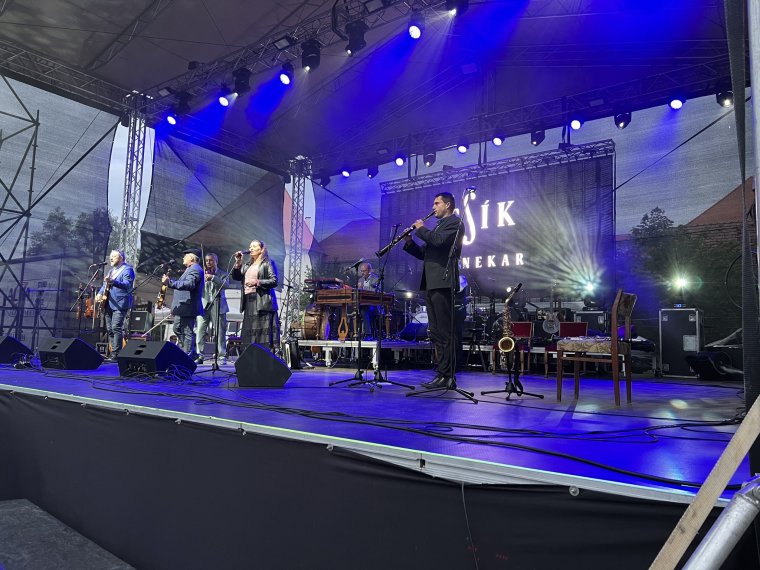 Csík Zenekar-koncerttel ünnepli fennállásának 20. évfordulóját a hétvégén a mikházi Csűrszínház