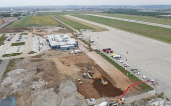 Bővítik a nagyváradi repülőteret, új járatokat remél a fejlesztéstől Ilie Bolojan