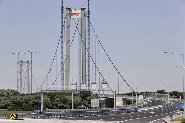 Alighogy megnyitották, már meg is volt az első baleset a brăilai Duna-hídon