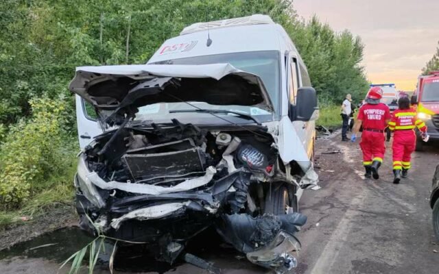 Maros: újabb kisbusz balesetezett, kilencen megsérültek