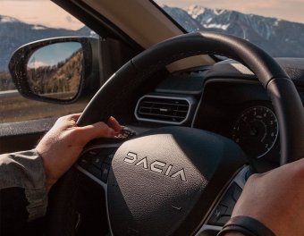 Nem fél a Dacia a versenytől és az új kihívásoktól, miközben a drágítástól sem riadnak vissza