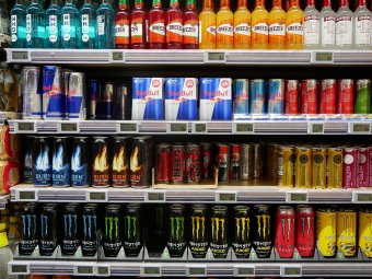 A hatóságokat megelőzve betiltotta az energiaitalt Kolozsvár egyik magyar iskolája