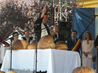 Ceaușescu után Brüsszel is „ráharapott” magyarok és románok közös büszkeségére, a pécskai kenyérre