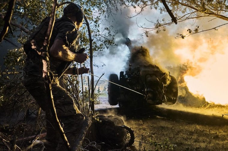 A britek tízezer drónt, a norvégok és a litvánok lőszert szállítanak Ukrajnának az Oroszország elleni háborúhoz