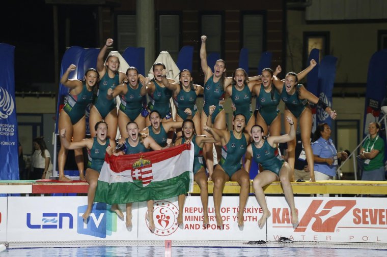 Európa-bajnokságot nyert a magyar leány vízilabda-válogatott