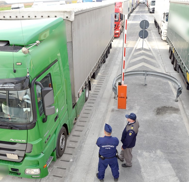 Megfizettetné Románia a schengeni kimaradás és az ukrán kamionok okozta útkopás árát Brüsszellel