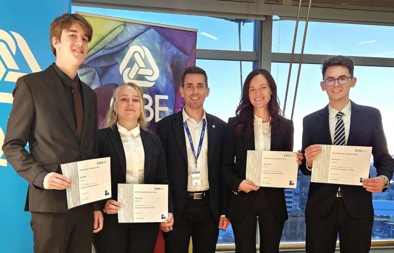 Dobogós lett a BBTE magyar közgazdászainak csapata a Sydney-ben tartott nemzetközi versenyen