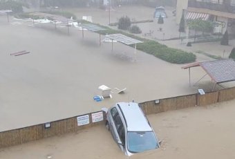 Vészhelyzet a heves esőzések miatt Bulgária románok által is kedvelt fekete-tengeri partvidékén